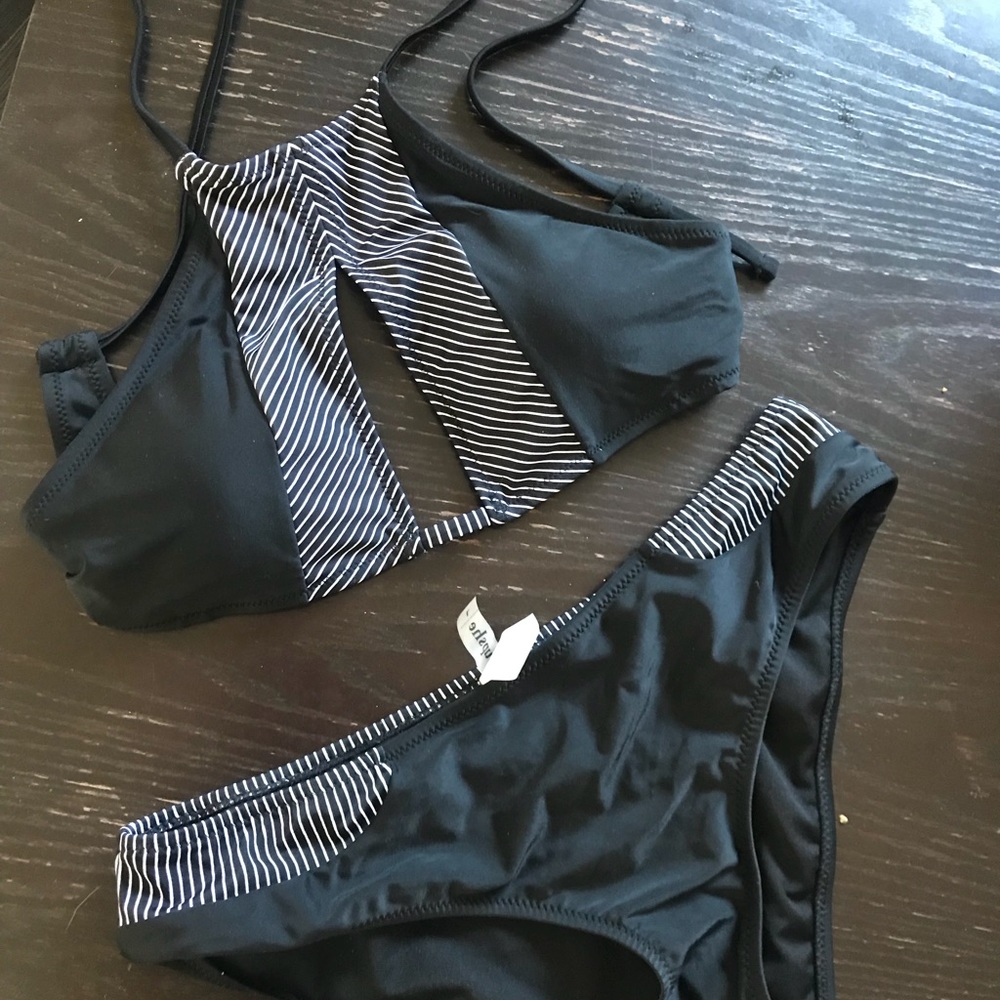 Cupshe bikini set